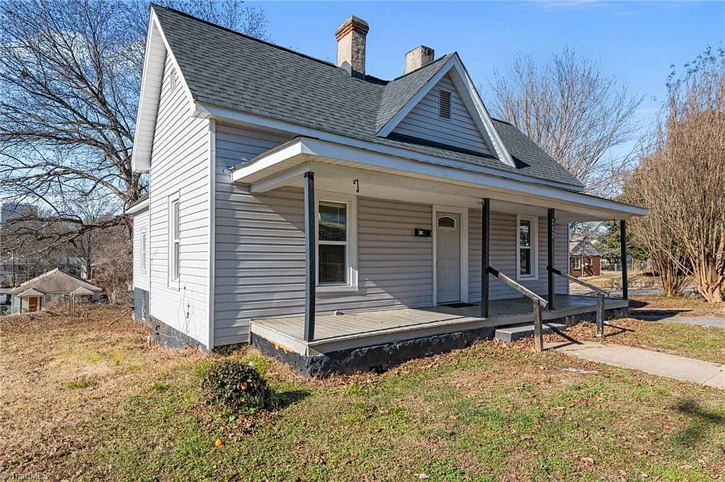 4 bed, 1.0 bath, 1433 sqft, $1,350 — Photo 2