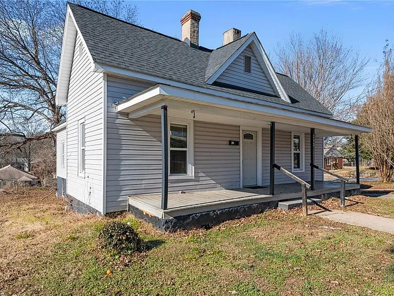 212 N Laura Wall Blvd — Photo 2