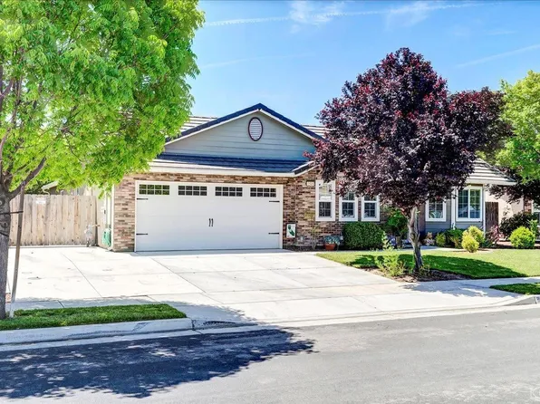 1549 Spyglass Dr, Lemoore, CA 93245