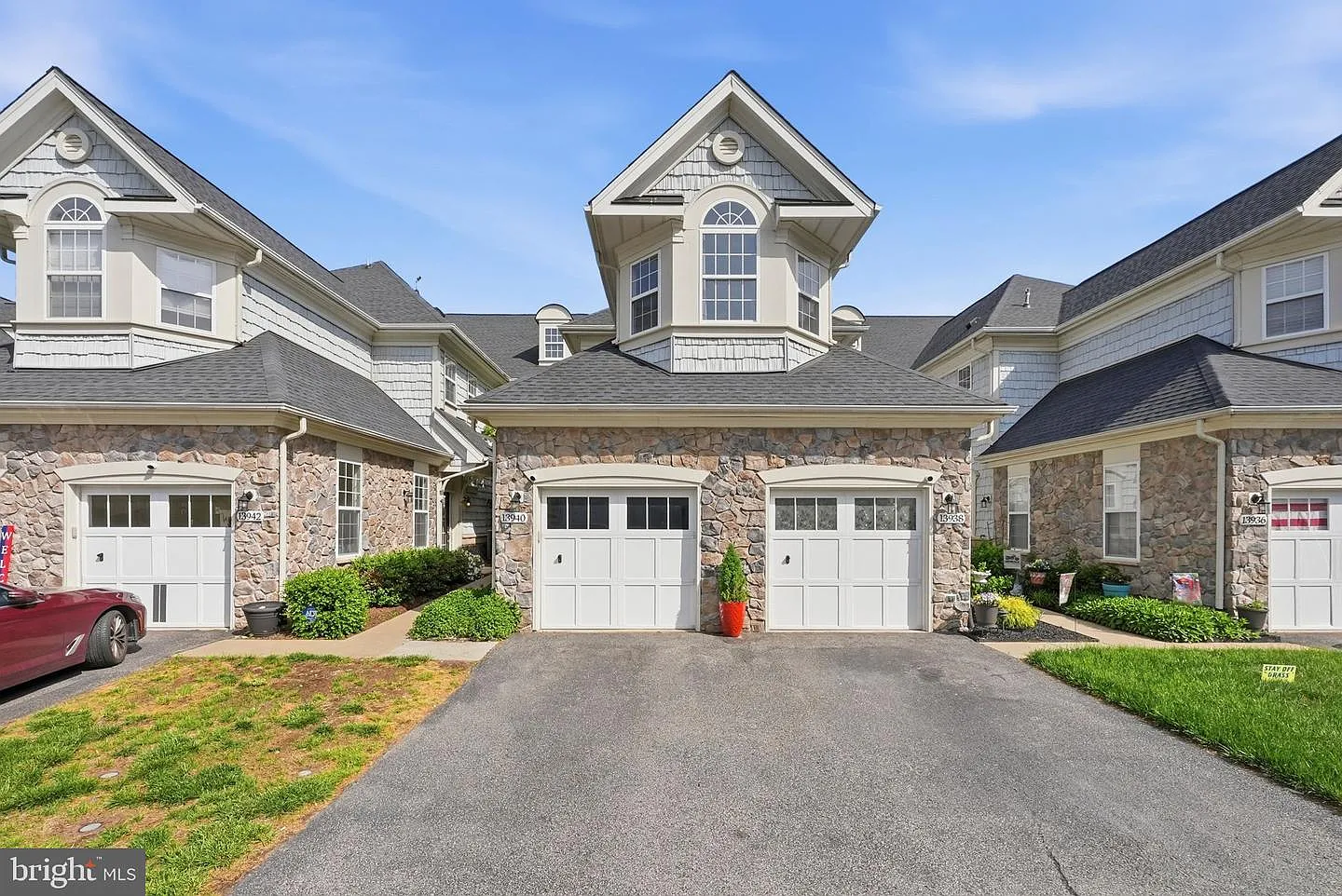 4 bed, 3.0 bath, 2283 sqft, $3,000 — Photo 3