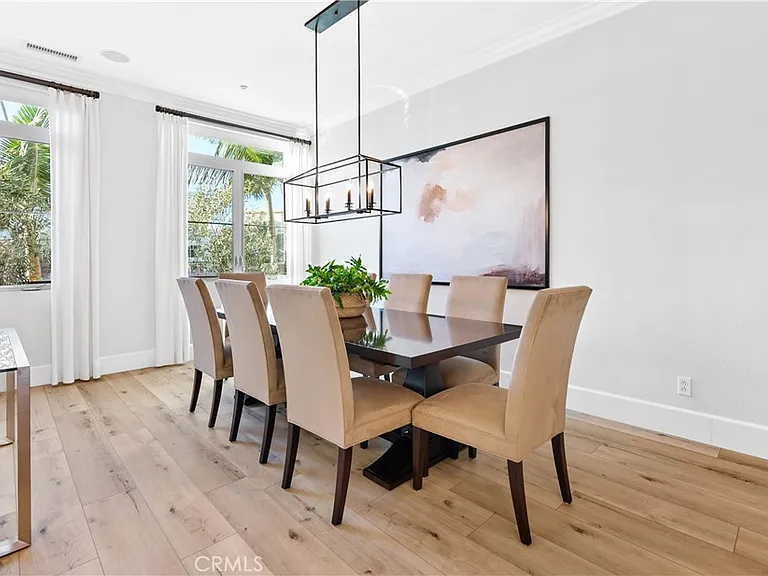 71 Vantis Dr — Photo 3