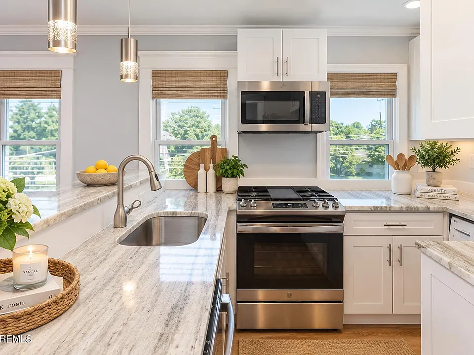 89 Locust Ave #2