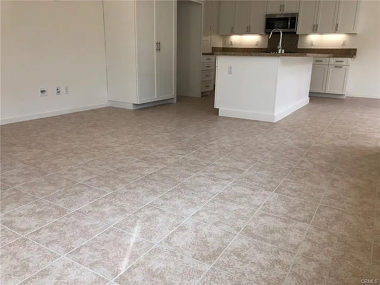 90 Lavender — Photo 15