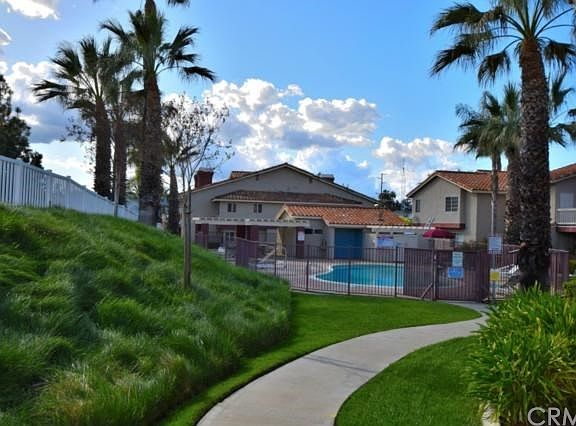 4th image of 42140 Lyndie Ln Unit 30