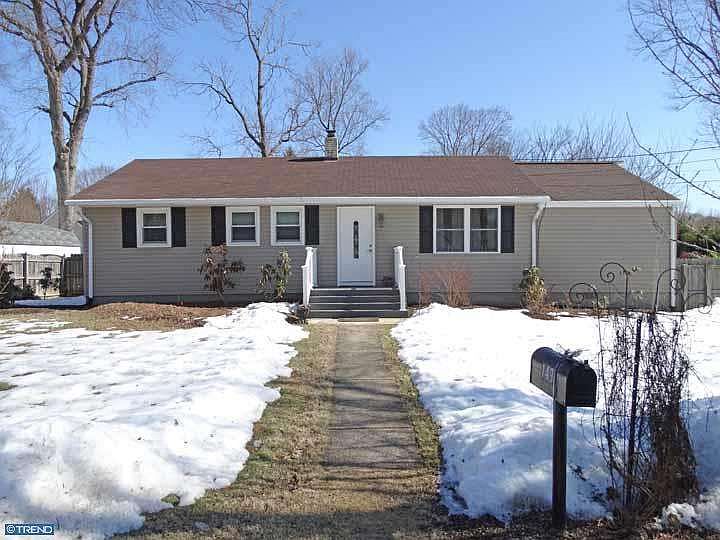 1st image of 149 S Myrtlewood Ave