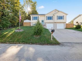 672 Walnut Rdg, Fenton, MO 63026
