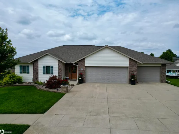 1037 Bella Vista Dr, Carroll, IA 51401