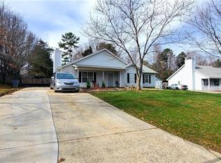 7730 Prindle Lake Dr, Charlotte, NC 28227