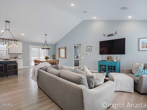 3rd image of 4232 Pauverly Dr