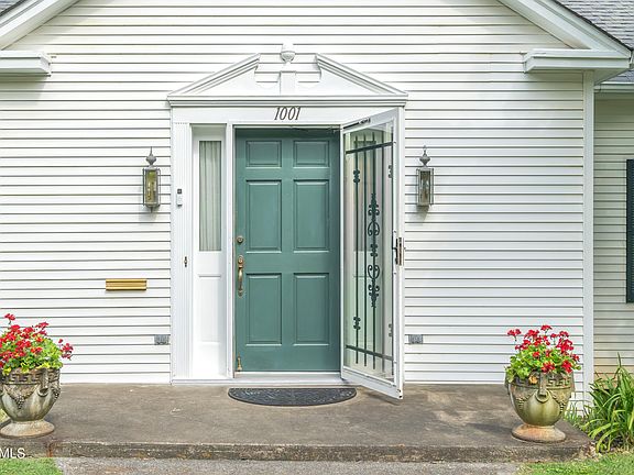 3rd image of 1001 E Churchwell Ave