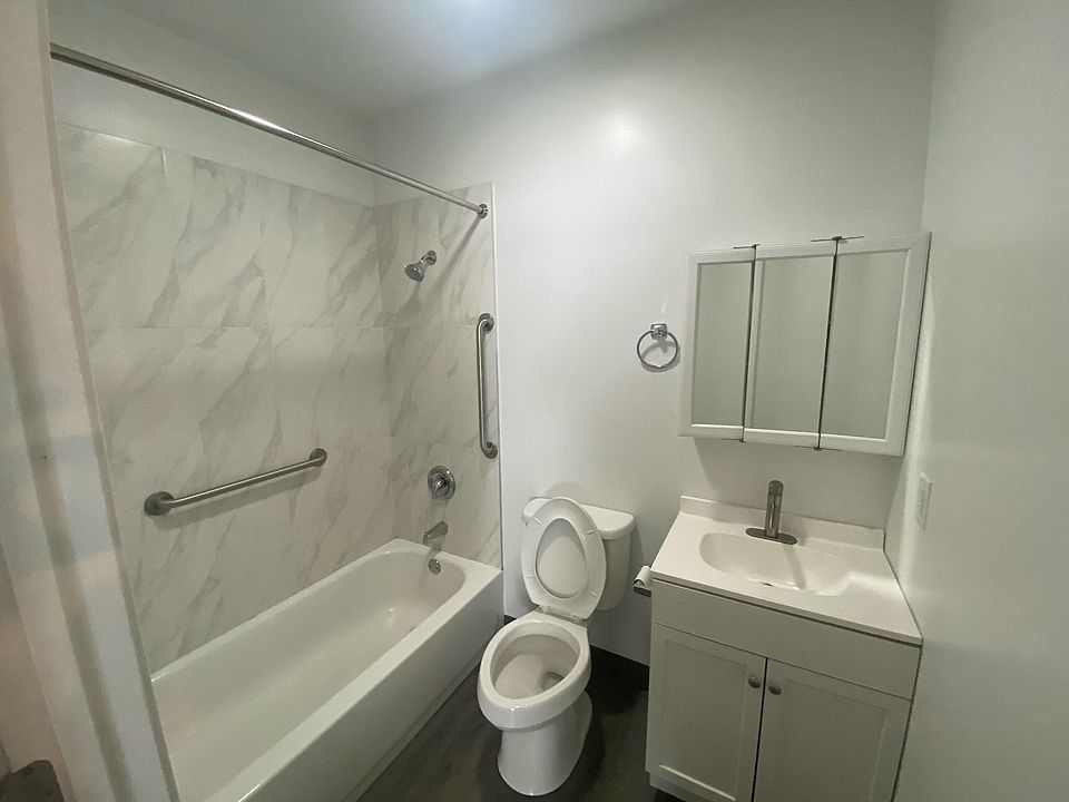 305 N Main St Galax VA Zillow