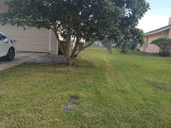 3rd image of 809 Mendoza Dr