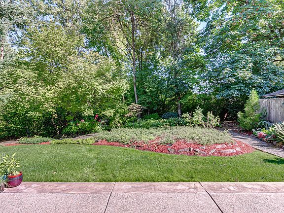 4th image of 11105 NE Sherwood Dr