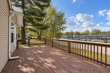 3 bed, 1001 sqft, $1,524 — Photo 3