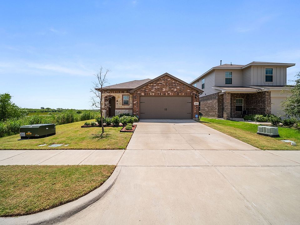 1st image of 1501 Dilley Ln