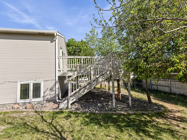 570 Oasis Dr — Photo 18