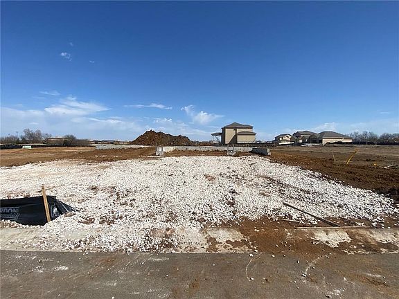 2nd image of 19317 Skyview Ln