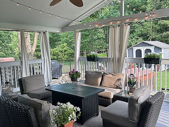 4th image of 9814 Royal Valley Dr