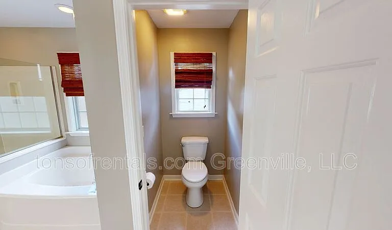 210 Grimes Dr — Photo 15