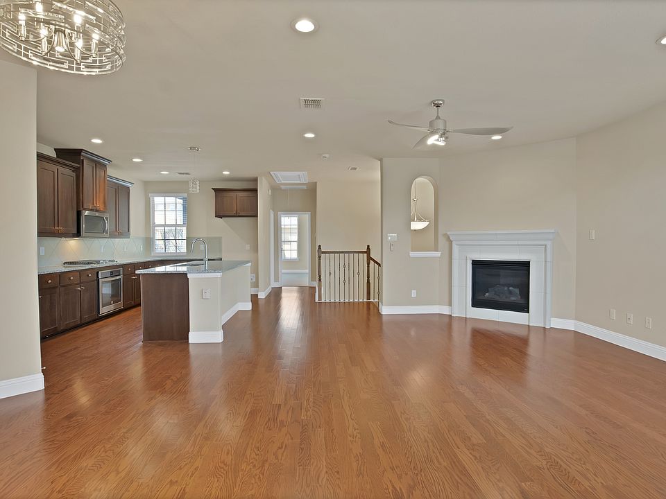 1st image of 2665 Villa Di Lago Dr #1