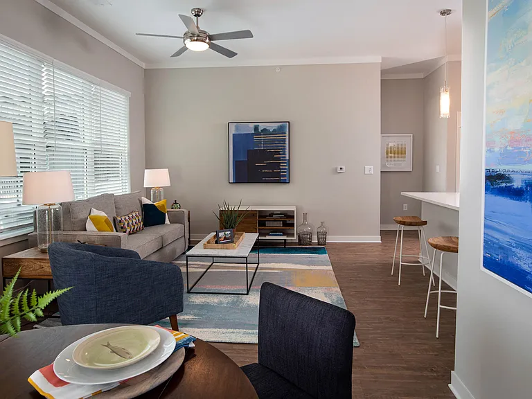 One Riverside Apartments — Photo 6