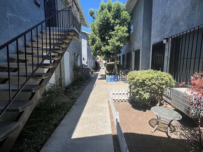 3440 Helix St — Photo 14
