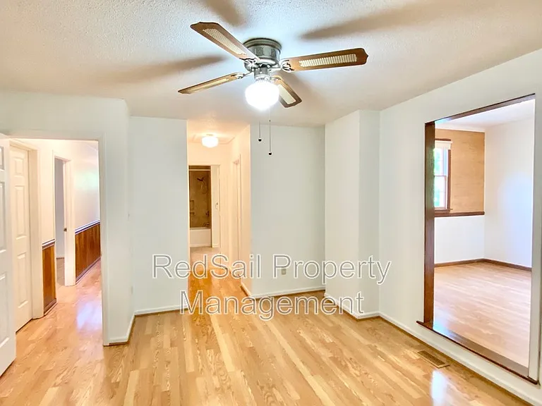 145 Linda Dr — Photo 16