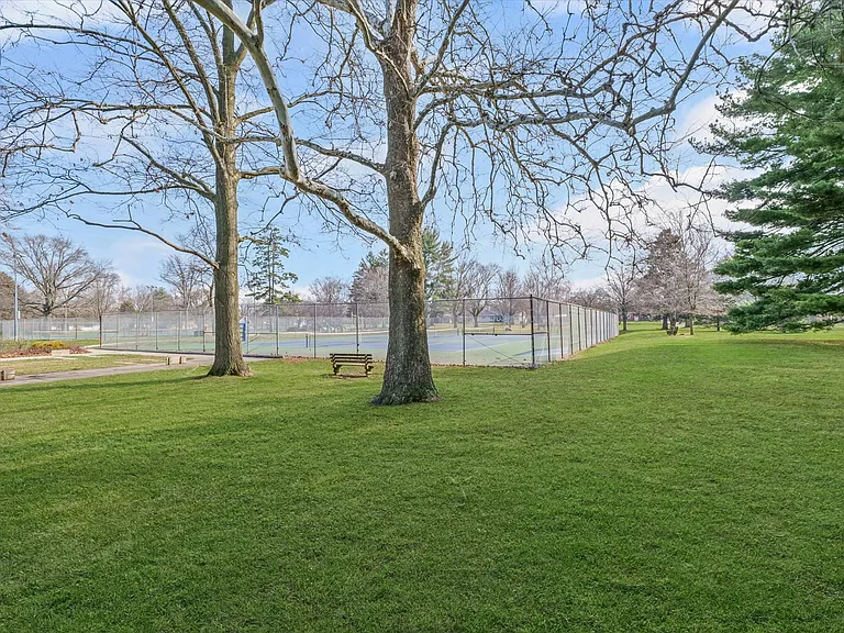 207 W Vermont Ave — Photo 35