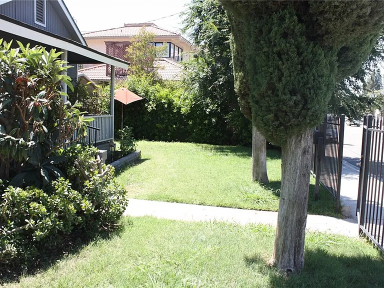 507 W State St — Photo 31