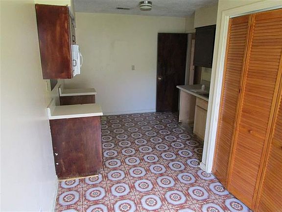 4th image of 84 Mallory Heights Dr