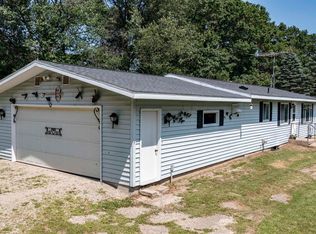N4120 Oakland Dr, Waupaca, WI 54981