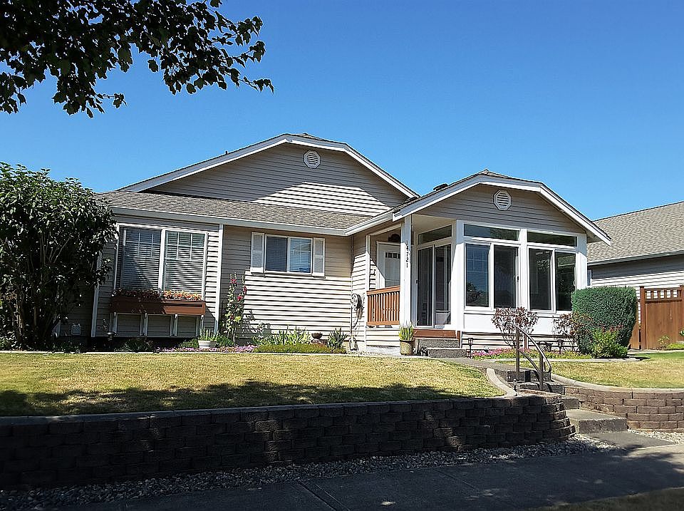 2nd image of 14721 Rivergrove Dr