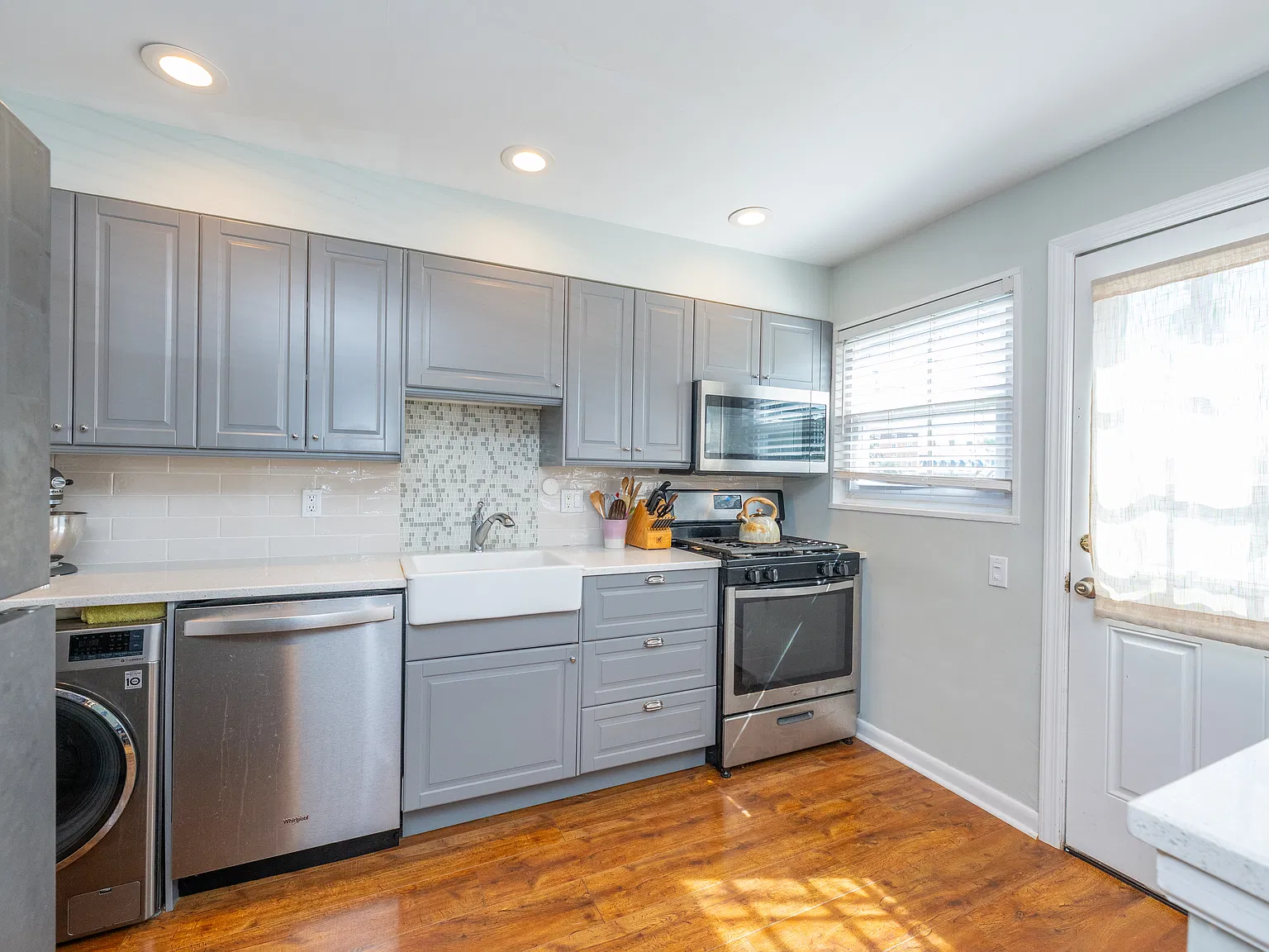 2 bed, $2,500 — Photo 2