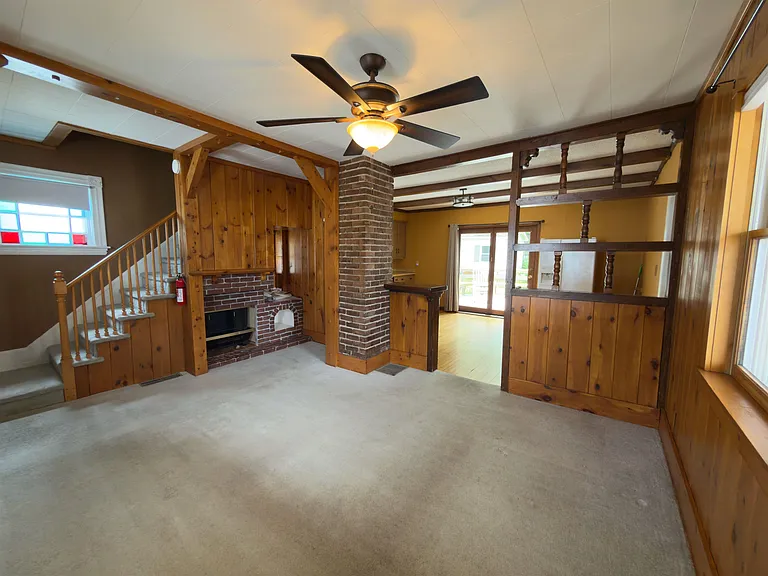 246 E Mason St — Photo 14