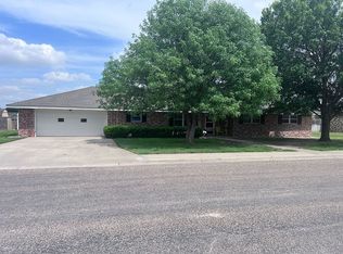1103 Archer St, Spearman, TX 79081