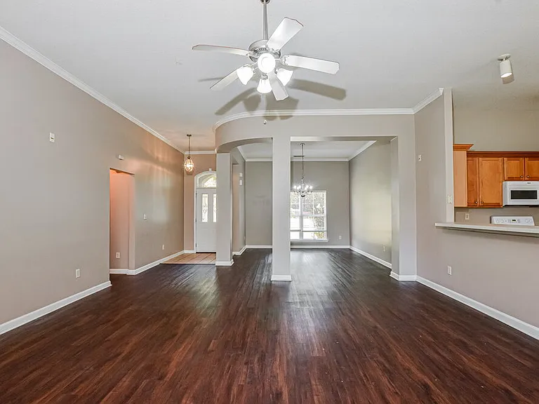 4064 Sidlehill Dr — Photo 4