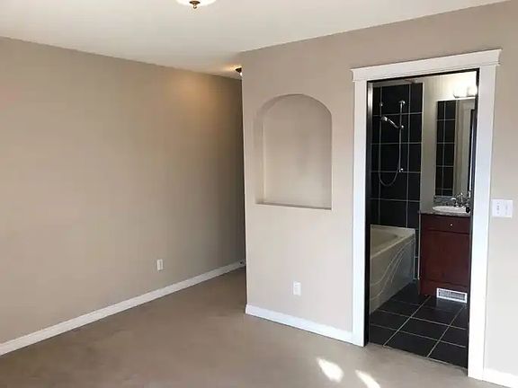5th image of 10518 106th Ave #1A