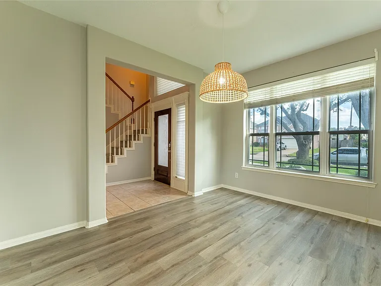 311 Saunter Dr — Photo 6