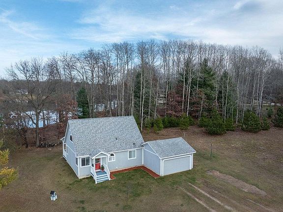 3rd image of 9996 Fawn Lake Dr