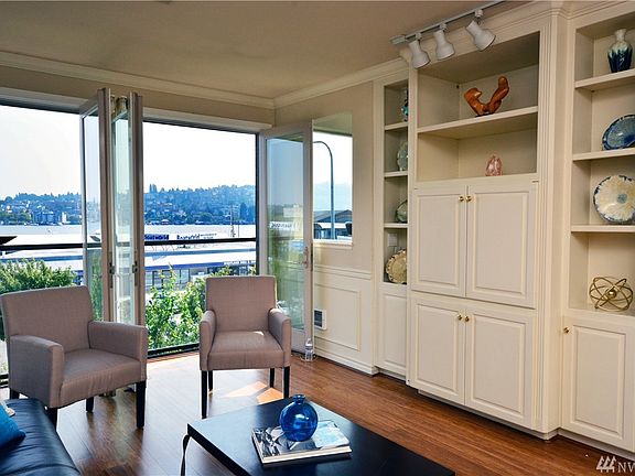 4th image of 2111 Westlake Ave N Unit 202