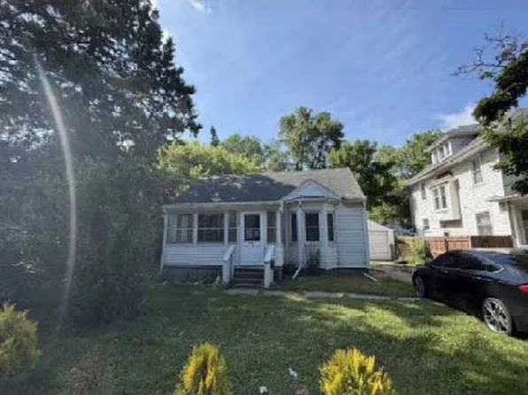 715 W Holmes Rd, Lansing, MI 48910