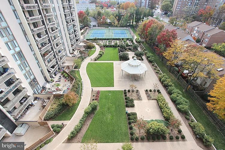 1st image of 5300 Holmes Run Pkwy Penthouse 18