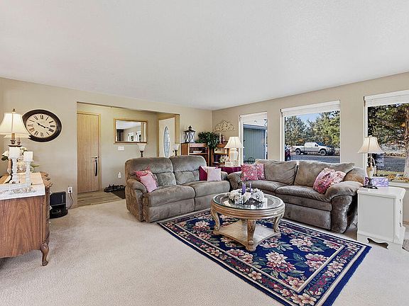 4th image of 13574 SE Southwood Dr
