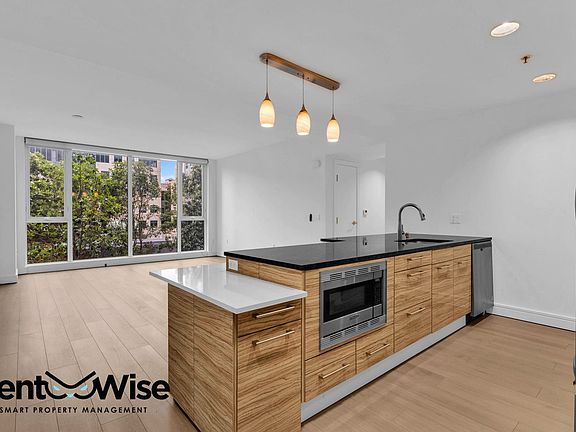4th image of 631 Folsom St APT 4D