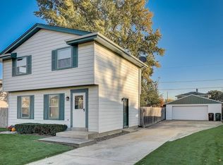 8513 Westbrook Dr, Sturtevant, WI 53177