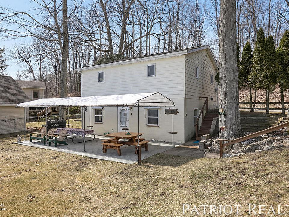 1st image of 9254 S Redwood Dr