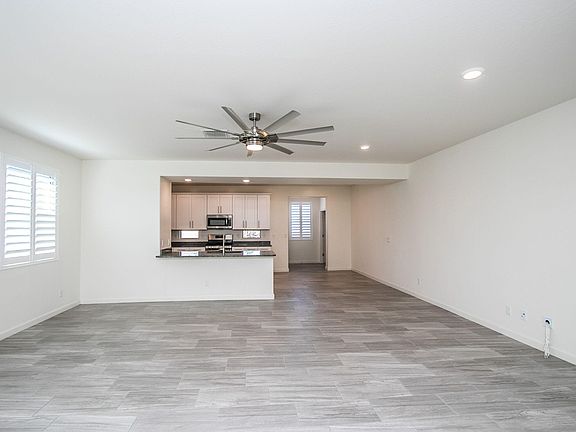 4th image of 28840 N 40th Pl