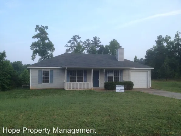 4 Ruby Ct, Grantville, GA 30220