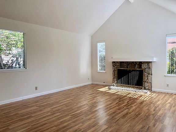 4th image of 2707 Middleborough Cir