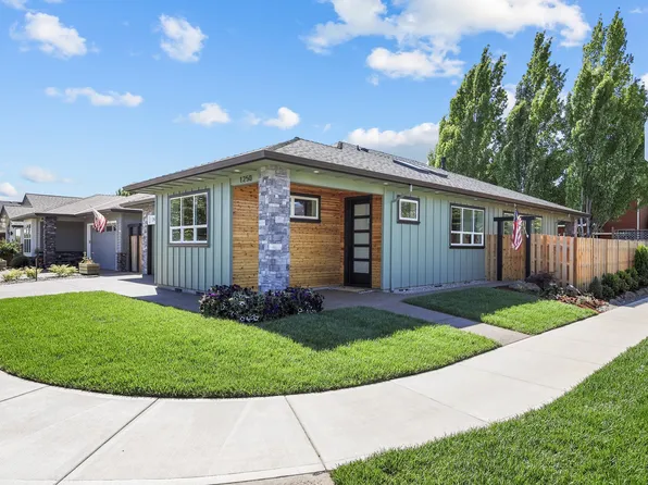 1250 35th St, Forest Grove, OR 97116